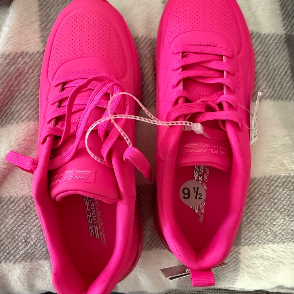 NWT Skechers Women's Pink Athletic Shoes